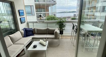 Spacious and modern apartment, 112 sqm with lovely sea view.