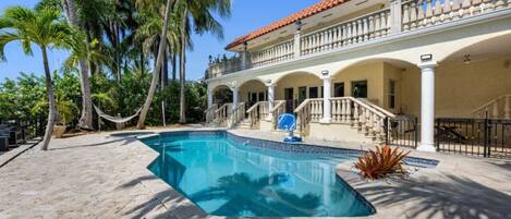 Alberca al aire libre