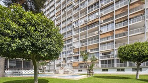 Unclassified image, 4 of 24, button - Albatros 13-8 Estudio Levante Beach (Benidorm)