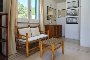 Classic Double Room, Terrace, Tower | Seterika/papan seterika 