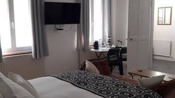 1 chambre, fer et planche à repasser, Wi-Fi, draps fournis