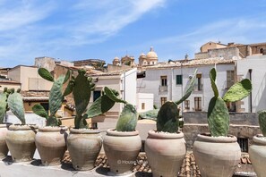 Apartment | 4 bedrooms - Bowie's Rooms (Noto)