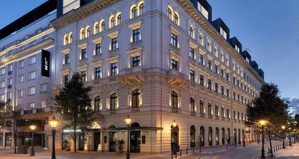 Dorothea Hotel, Budapest, Autograph Collection