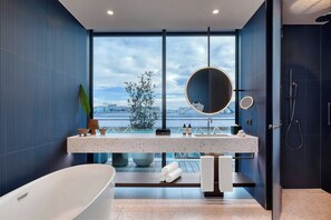 行政套房, 1 间卧室 | 浴室 | 环保洗浴用品、吹风机、浴袍、拖鞋