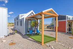 Exterior - Luxury Tiny Home/Base Camp to Ouray, Telluride/2 Queen beds, 1 twin bed/Washer & Dryer/Smart TV/Hot Tub Access/Patio w/Mountain Views/ Fire Pit/11 mi to Airport (Montrose)