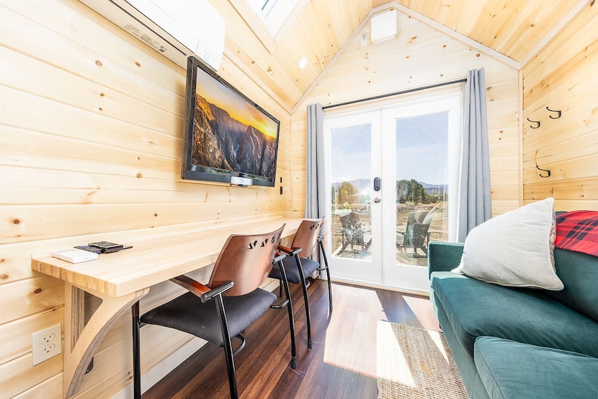 Luxury Tiny Home/2 Queen Beds, 1 Twin Bed/smart Tv/hot Tub Access/fire Pit/11 Mi To Airport - Montrose, CO