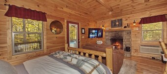 Secluded Cozy Cabin - Hot Tub, Fire Pit, Fireplace