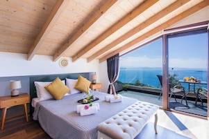 Loft luxo | 1 quarto, ferros/tábuas de passar roupa, Wi-Fi de cortesia