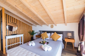 Loft luxo | 1 quarto, ferros/tábuas de passar roupa, Wi-Fi de cortesia