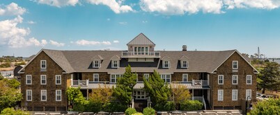 Tranquil House Inn 