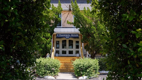 Tranquil House Inn 