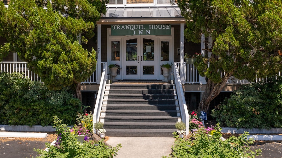 Tranquil House Inn