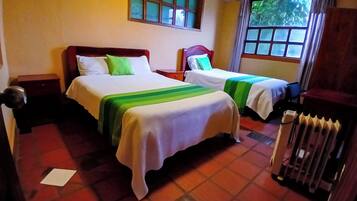Comfort Triple Room, Private Bathroom, Mountain View | Desk, free WiFi