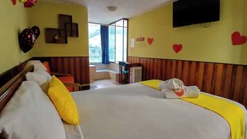 Deluxe Double Room, Private Bathroom, Mountain View | Desk, free WiFi