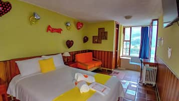 Deluxe Double Room, Private Bathroom, Mountain View | Bathroom | Towels, soap, shampoo, toilet paper