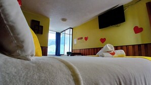 디럭스 더블룸, 전용 욕실, 산 전망 | 책상, 무료 WiFi