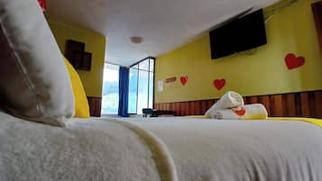 Deluxe Double Room, Private Bathroom, Mountain View | Desk, free WiFi