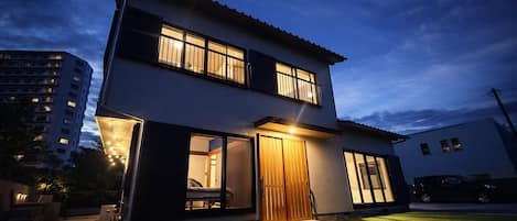 Basic House, Multiple Beds, Non Smoking, Beachside | 4 bedrooms, blackout drapes, iron/ironing board, free WiFi