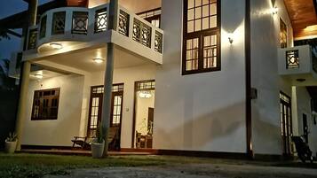 Fasade – kveld/natt