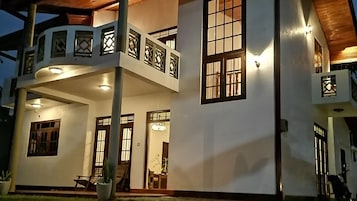 Fachada de la propiedad