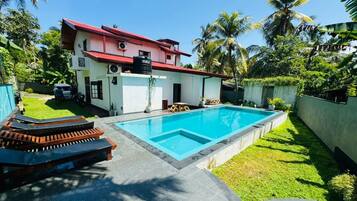 บริเวณภายนอก