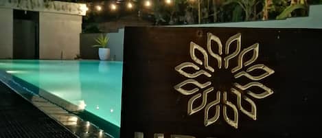 Deluxe-Villa | Pool