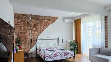 1 bedroom, premium bedding, desk, iron/ironing board