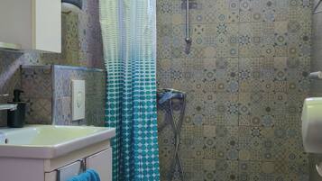 Design Apartment, 1 Queen Bed with Sofa bed | Bathroom