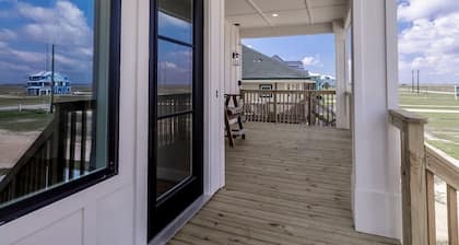 BRAND NEW GORGEOUS 5000sf 8 BEDROOM DREAM BEACH FRONT HOME - near Surfside beach