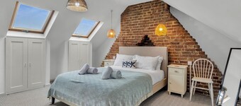 Spacious and Modern Sea Side - Pass the Keys