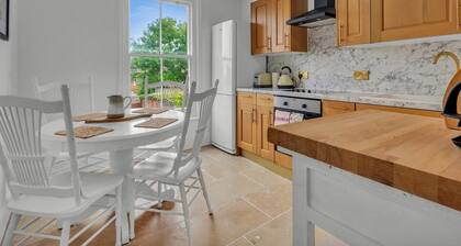 Pass the Keys | Spacious and Modern Sea Side apartment