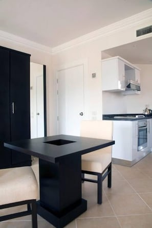 Apartment | Private kitchen | Fridge, microwave, oven, stovetop - Designer Studio With Amazing Views of the Red Sea! (Sahl Hasheeh)