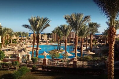 Designer Studio With Amazing Views of the Red Sea!