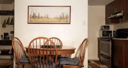 5 Star Basement Apartments #4