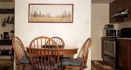 5 Star Basement Apartments #8