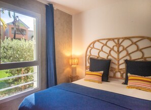 2 bedrooms, iron/ironing board, WiFi, bed sheets - Pasha, Appartement Accès Direct à la mer (Sainte-Anne)