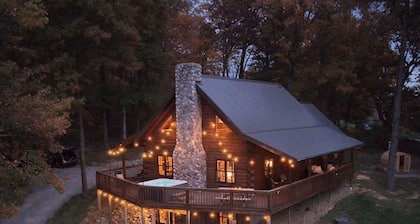 Secluded w/ View! Hot tub! Sauna! Sleeps 14!
