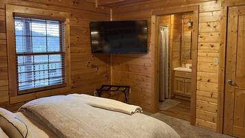 5 bedrooms, iron/ironing board, travel crib, free WiFi