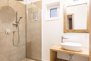 Shower, towels - Apartment for up tp 8 people with Hot Tub (Turrach)