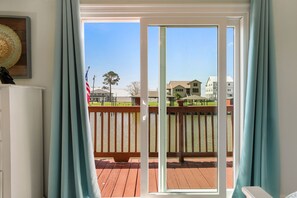 Interior - Picturesque Lake house 20 minutes from New Orleans. . . Superbowl. .. Mardi Gras (Slidell)