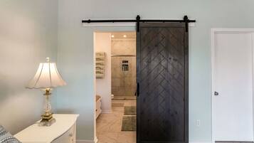 3 soveværelser, skrivebord, Wi-Fi