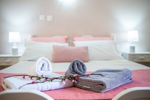 Soundproofing, iron/ironing board, free WiFi, bed sheets - Vacations in Corfu-Antiperni (Corfu)