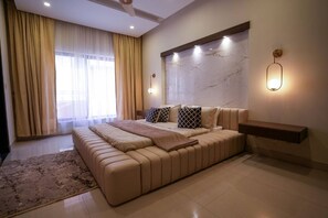 5 Schlafzimmer, Zimmersafe, Schreibtisch, kostenloses WLAN