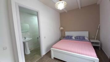 標準客房 | 浴室 | 淋浴設備、雨淋花灑、風筒、提供毛巾