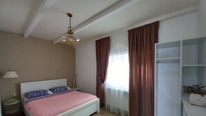 1 bedroom, laptop workspace, free WiFi - Home of Gnomes (Akhmeta)