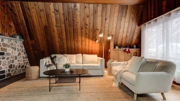 TV, fireplace, stereo