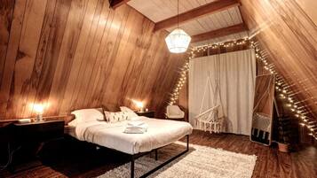 4 bedrooms, desk, iron/ironing board, WiFi