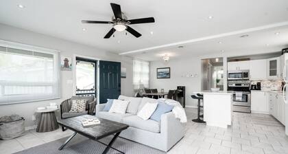 Scenic Waterfront Cottage Retreat - Firepit & BBQ