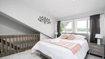 3 Schlafzimmer, Schreibtisch, Bügeleisen/Bügelbrett, WLAN