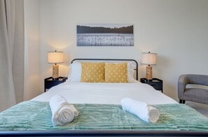 3 bedrooms, desk, iron/ironing board, free WiFi